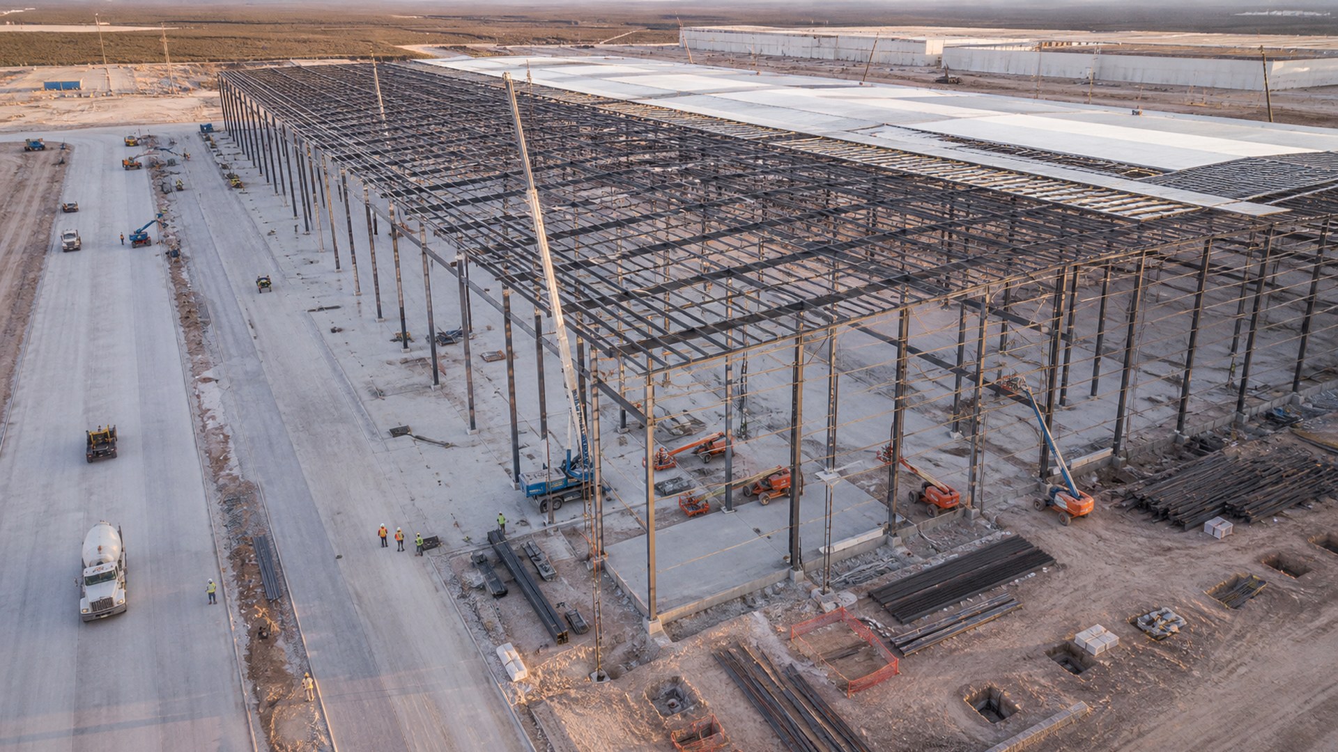 Vista aérea de una nave industrial en construcción